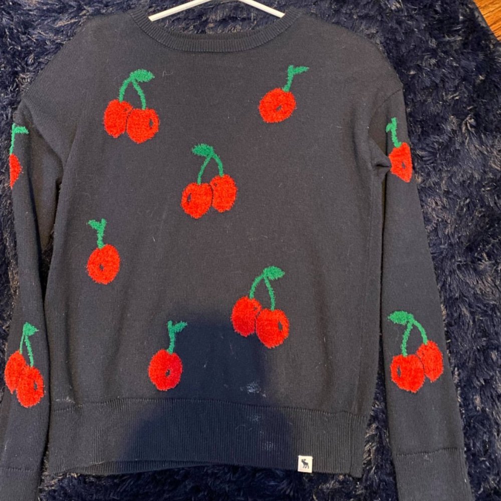 🍒Cute cherry crewneck